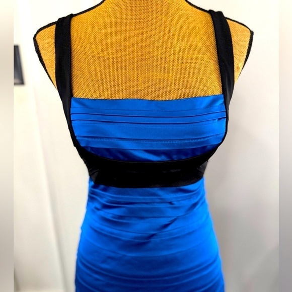 Elegant Women's BCBG Maxazria Blue and‎ Black Cocktail Dress Size 06 Slim fit - Picture 2 of 11